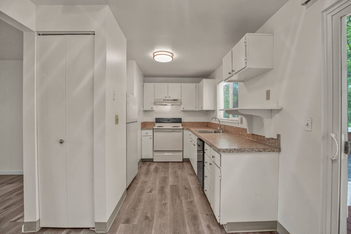Apartment for rent at 1700 Blankenship Rd, West Linn, OR 97068
