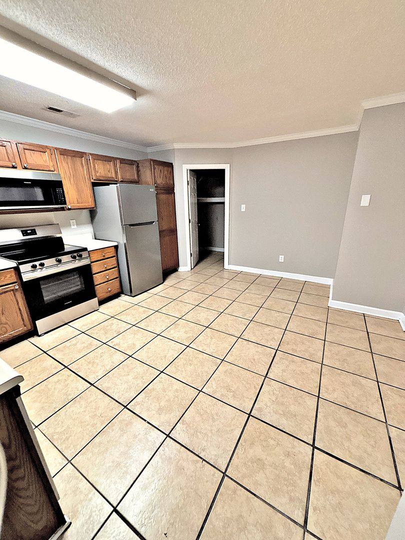 Apartment for rent at 1702 Somerville Rd SE, Decatur, AL 35601
