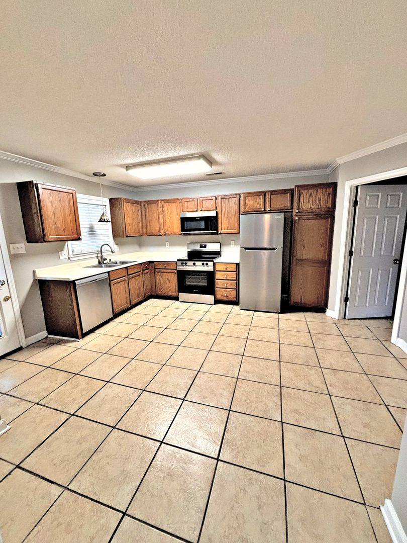 Apartment for rent at 1702 Somerville Rd SE, Decatur, AL 35601