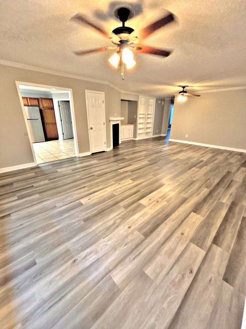 Apartment for rent at 1702 Somerville Rd SE, Decatur, AL 35601
