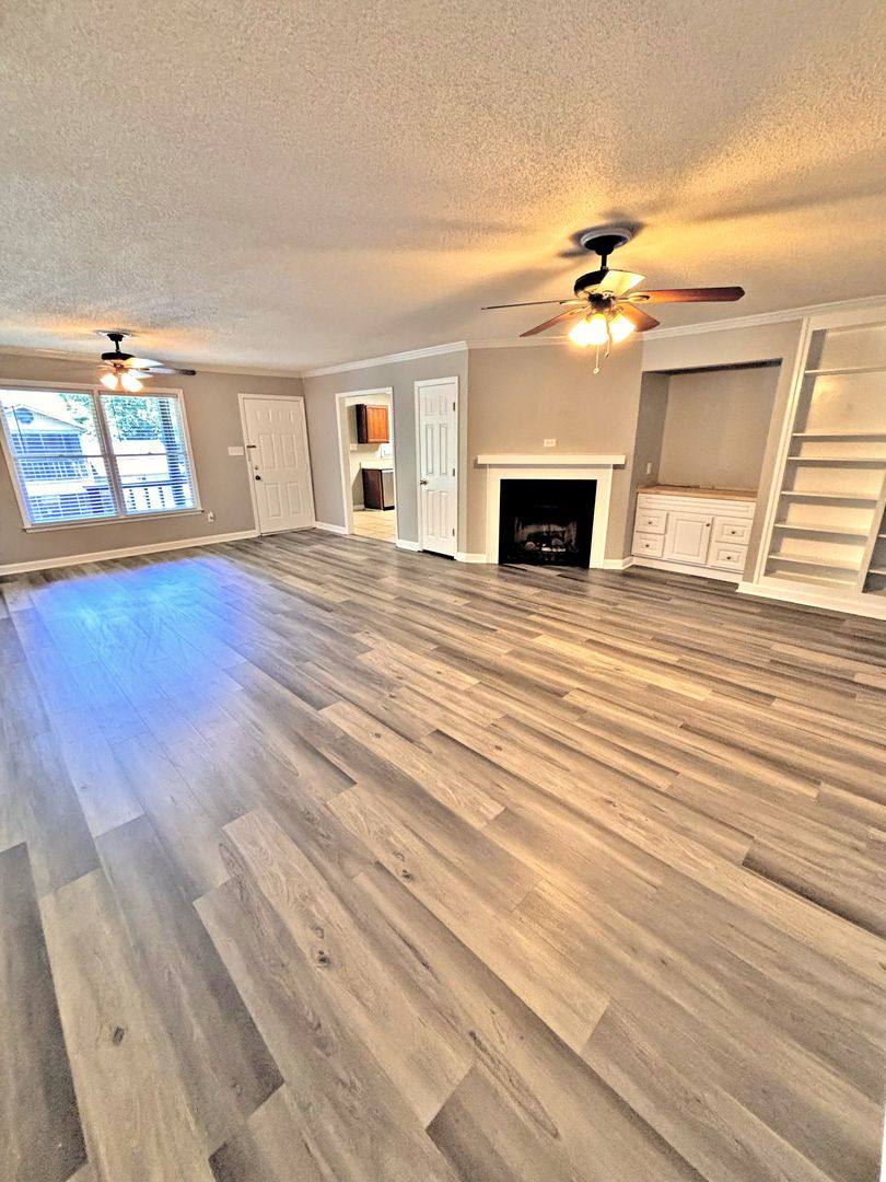 Apartment for rent at 1702 Somerville Rd SE, Decatur, AL 35601