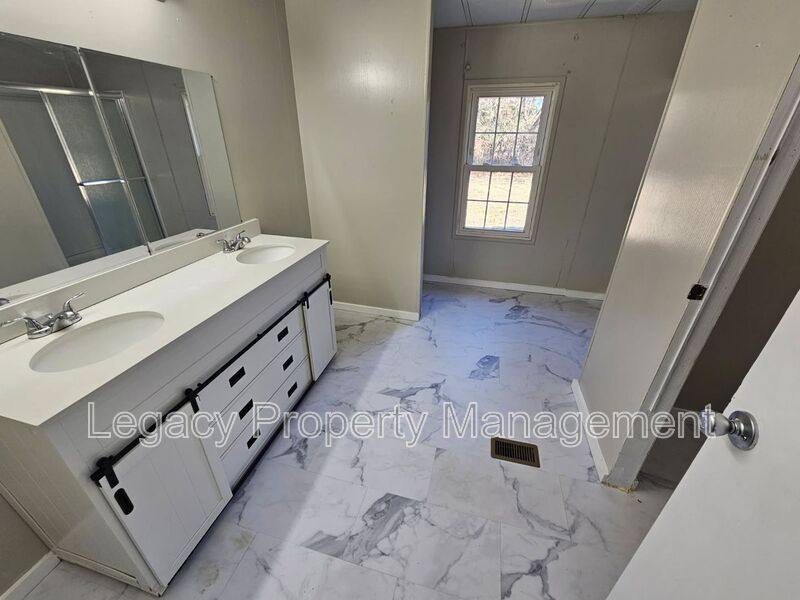 House for rent at 1348C Stonewall Springs Rd, Burlington, NC 27217