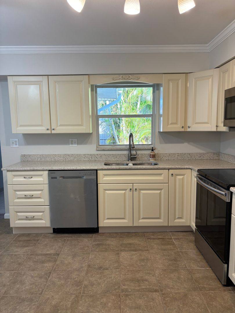 House for rent at 2921 Bentley St, Sarasota, FL 34239