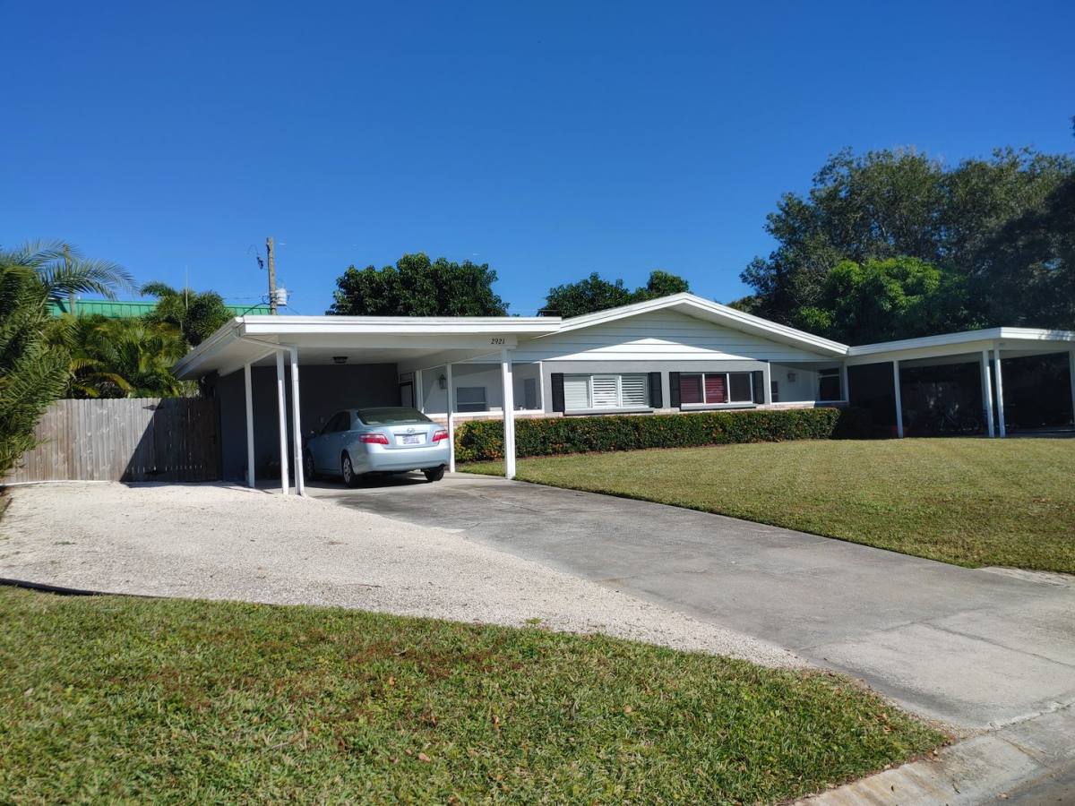 House for rent at 2921 Bentley St, Sarasota, FL 34239