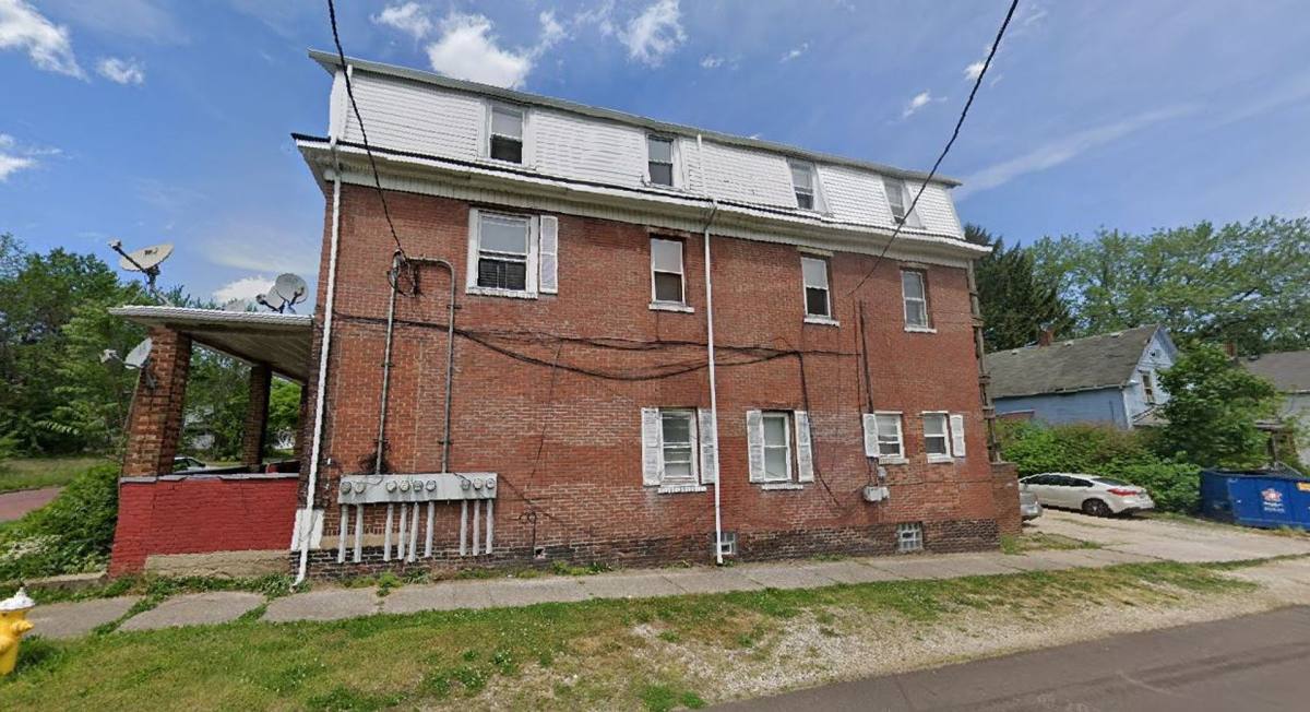 Apartment for rent at 167 Chittenden St, Akron, OH 44306