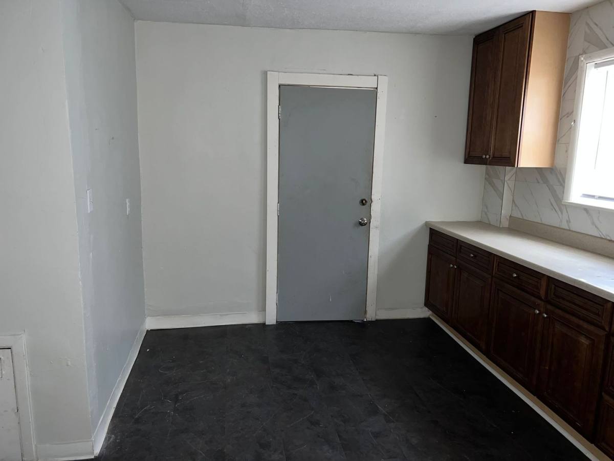 Apartment for rent at 167 Chittenden St, Akron, OH 44306