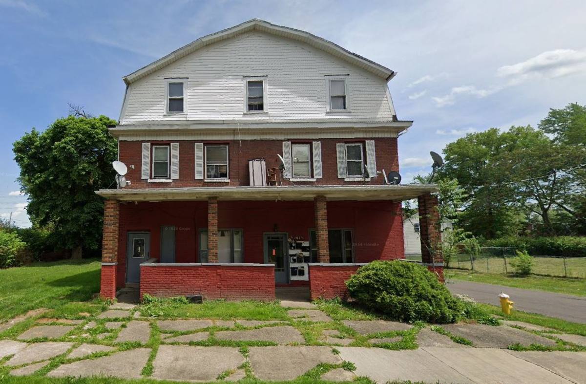 Apartment for rent at 167 Chittenden St, Akron, OH 44306