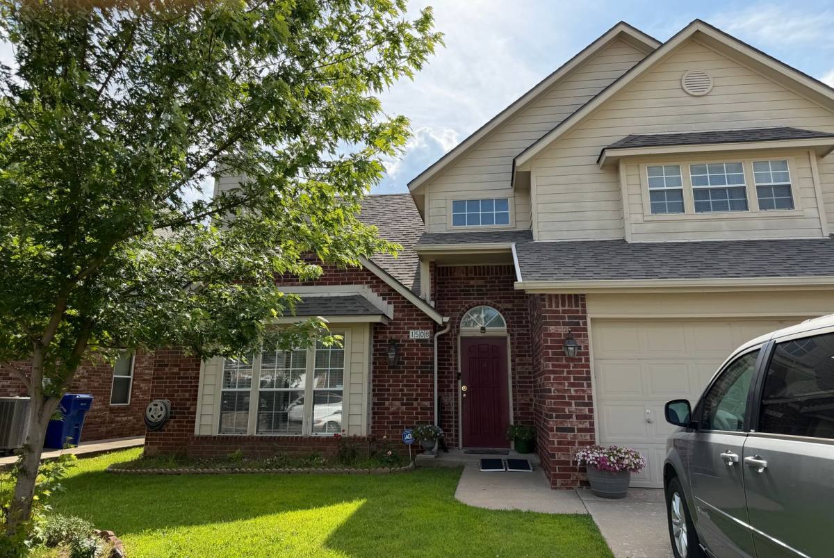 House for rent at 1508 N Yellowood Ave, Broken Arrow, OK 74012