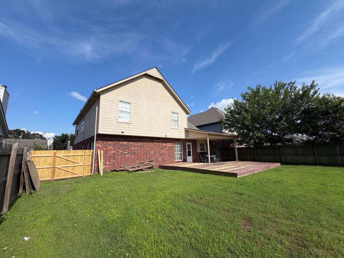 House for rent at 1508 N Yellowood Ave, Broken Arrow, OK 74012
