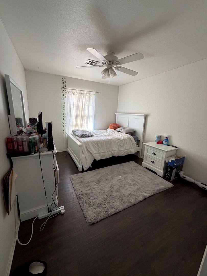 House for rent at 1508 N Yellowood Ave, Broken Arrow, OK 74012