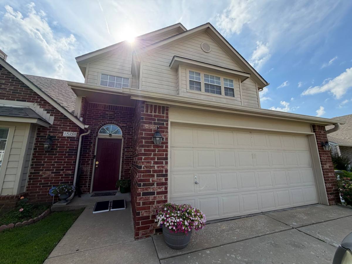 House for rent at 1508 N Yellowood Ave, Broken Arrow, OK 74012