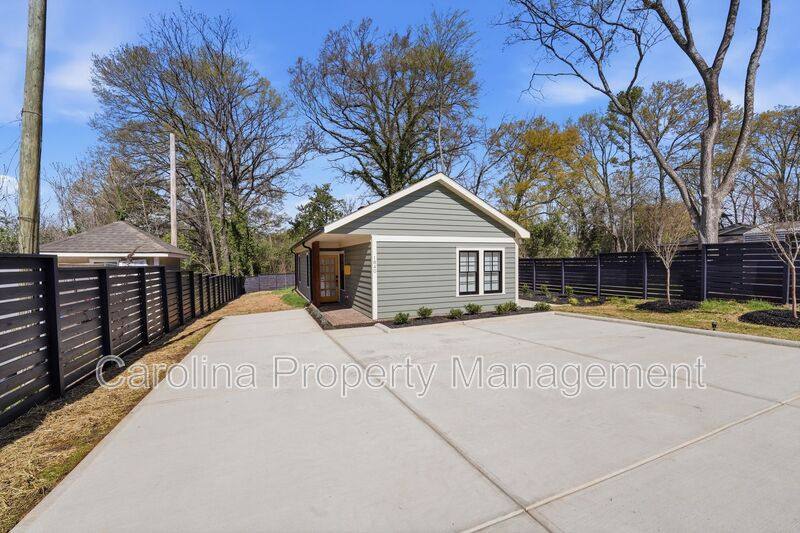 House for rent at 1840 Merriman Ave, Charlotte, NC 28203