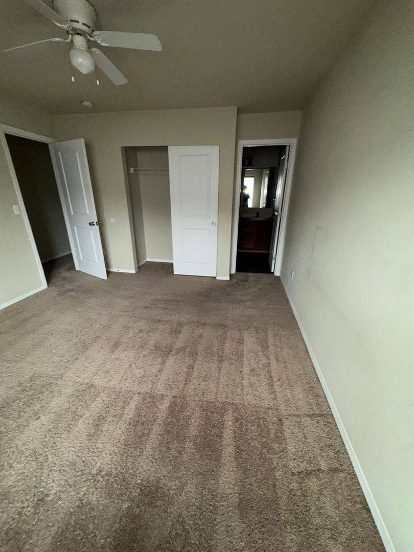 Townhouse for rent at 412 Miramar Circle, Bremerton, WA 98311
