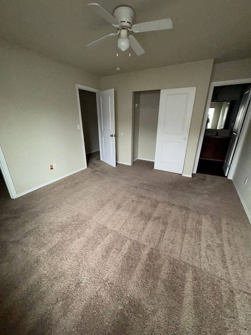 Townhouse for rent at 412 Miramar Circle, Bremerton, WA 98311