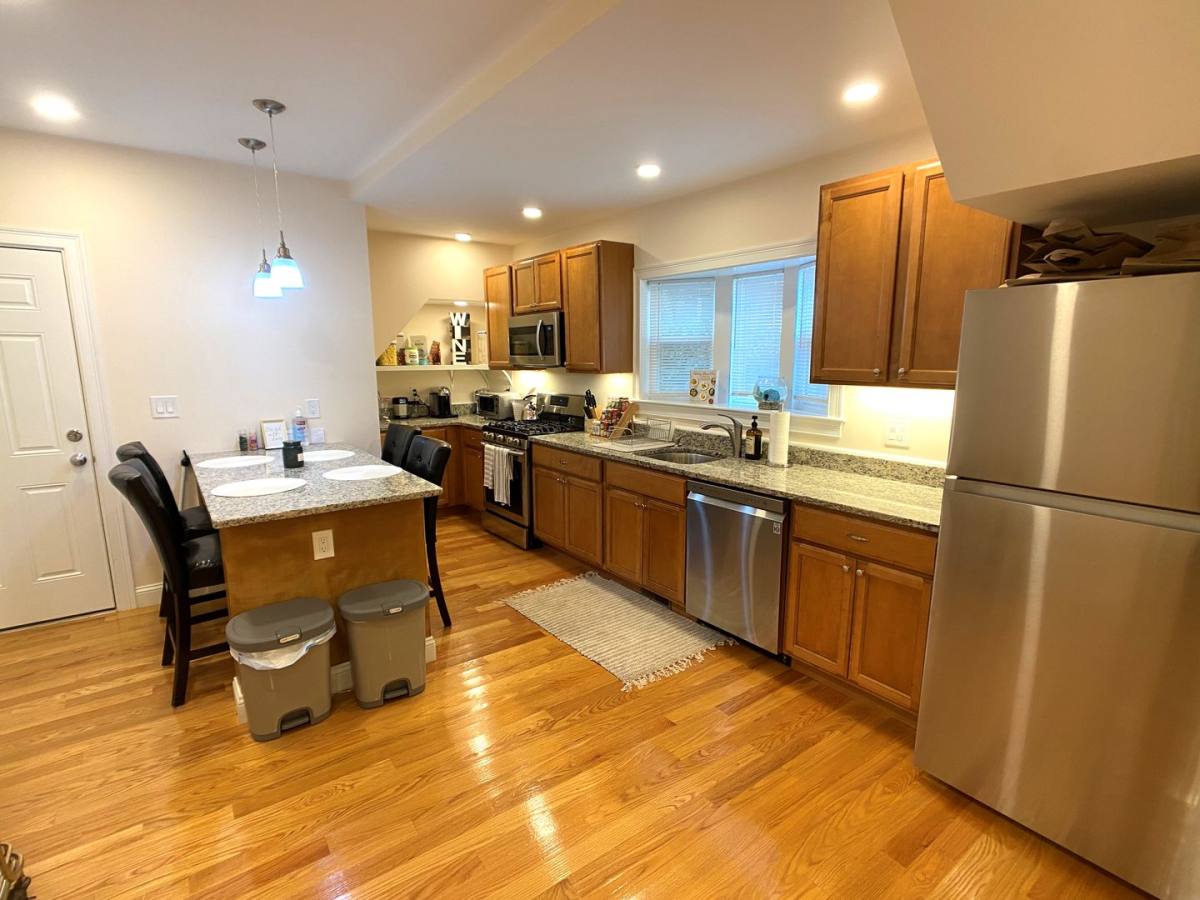 Apartment for rent at 66 Temple St #1, Somerville, MA 02145
