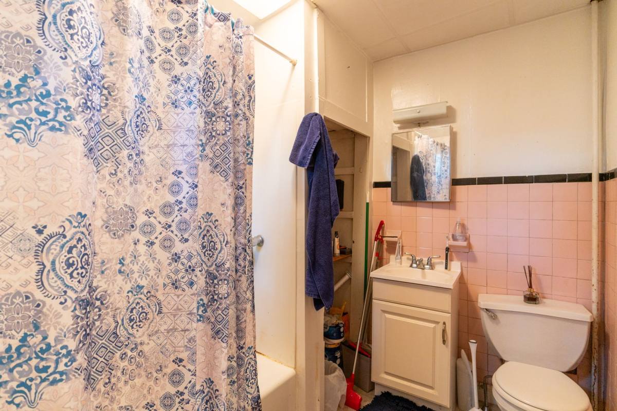Apartment for rent at 318 Manton St, Philadelphia, PA 19147