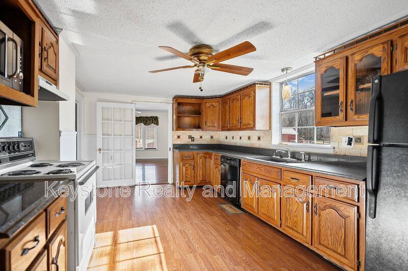 House for rent at 1340 Donelson Parkway, Dover, TN 37058