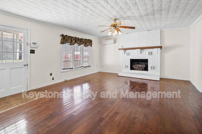 House for rent at 1340 Donelson Parkway, Dover, TN 37058