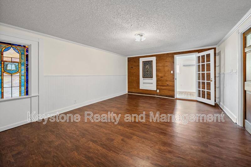 House for rent at 1340 Donelson Parkway, Dover, TN 37058