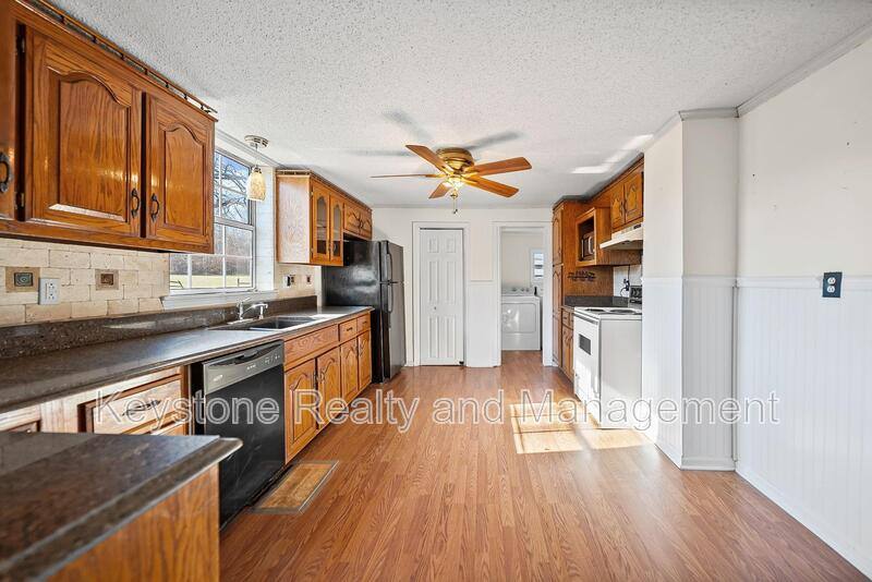 House for rent at 1340 Donelson Parkway, Dover, TN 37058