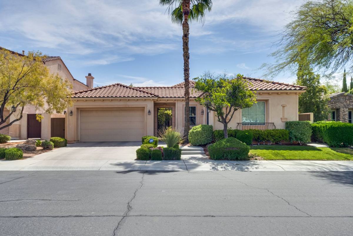 House for rent at 2854 Dove Run Creek Dr, Las Vegas, NV 89135