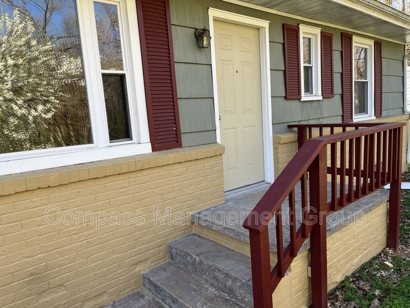 House for rent at 2911 Davis St SE, Knoxville, TN 37920