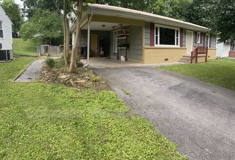 House for rent at 2911 Davis St SE, Knoxville, TN 37920