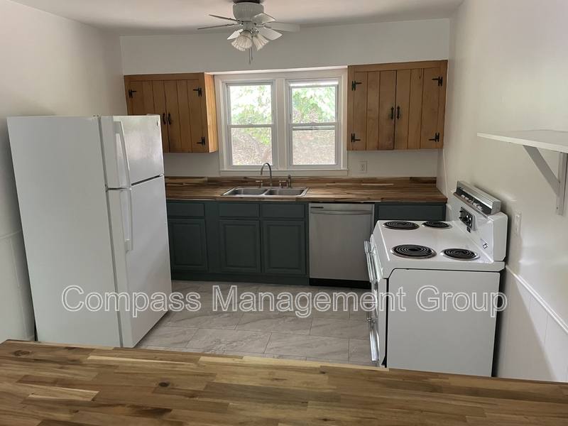 House for rent at 2911 Davis St SE, Knoxville, TN 37920
