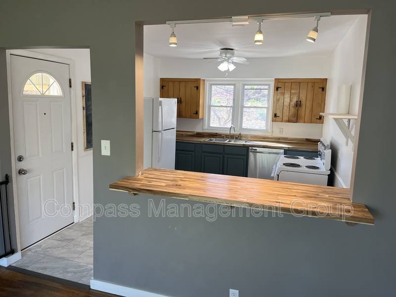 House for rent at 2911 Davis St SE, Knoxville, TN 37920