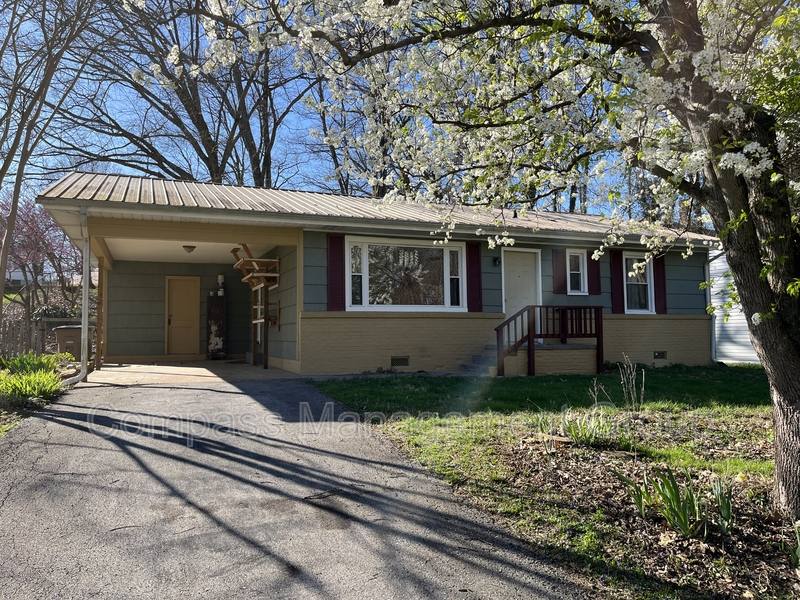 House for rent at 2911 Davis St SE, Knoxville, TN 37920