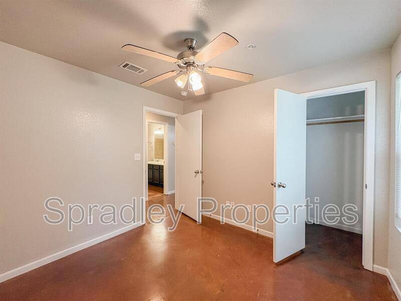 Apartment for rent at 255 E 5th Ave #111, Belton, TX 76513