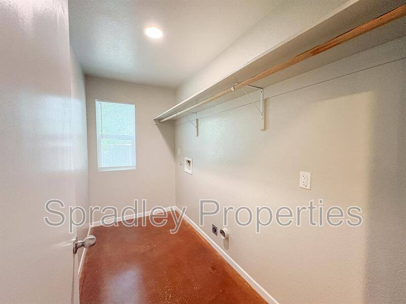 Apartment for rent at 255 E 5th Ave #111, Belton, TX 76513