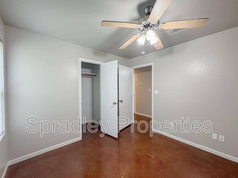 Apartment for rent at 255 E 5th Ave #111, Belton, TX 76513