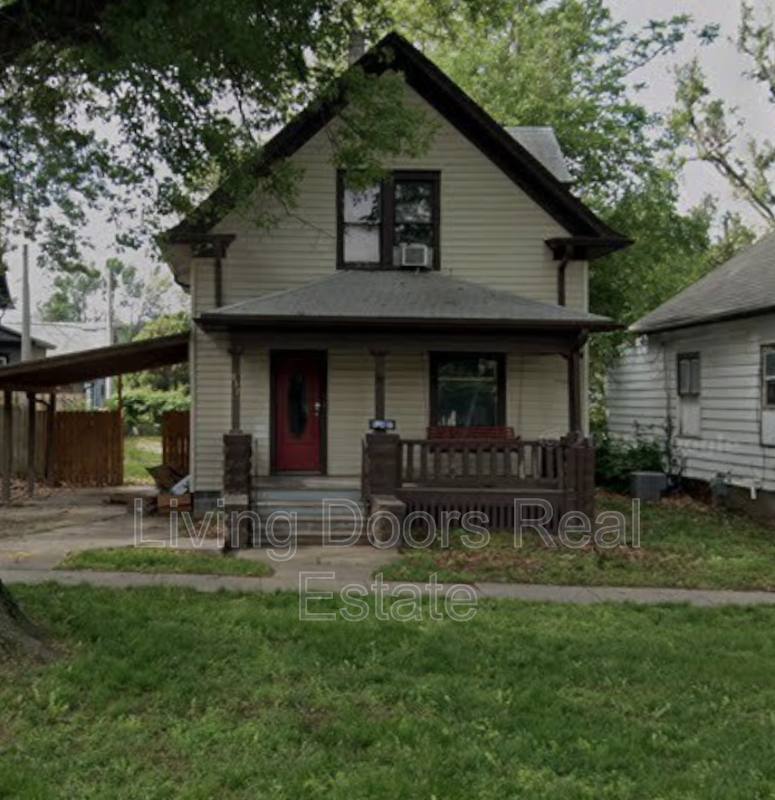 House for rent at 837 Peach St, Lincoln, NE 68502