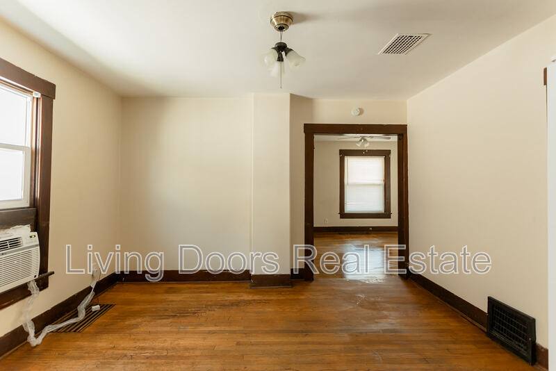 House for rent at 1025 N 8th St, Lincoln, NE 68508