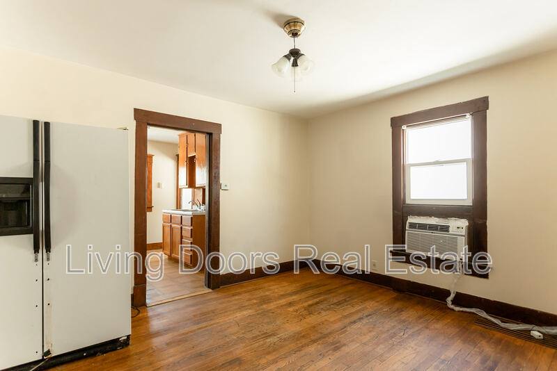House for rent at 1025 N 8th St, Lincoln, NE 68508