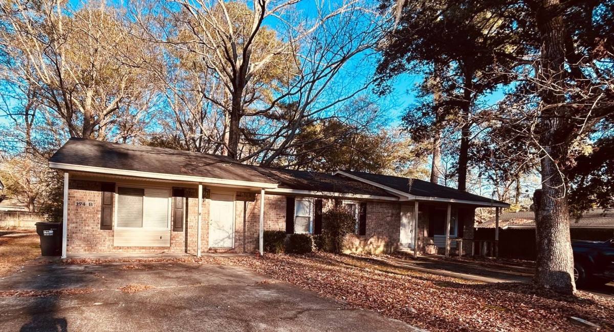 Townhouse for rent at 174 Hummingbird Ave, Ladson, SC 29456