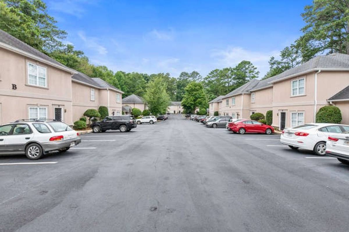 Townhouse for rent at 233 Hays Mill Rd, Carrollton, GA 30117