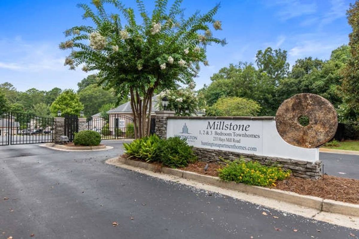 Townhouse for rent at 233 Hays Mill Rd, Carrollton, GA 30117