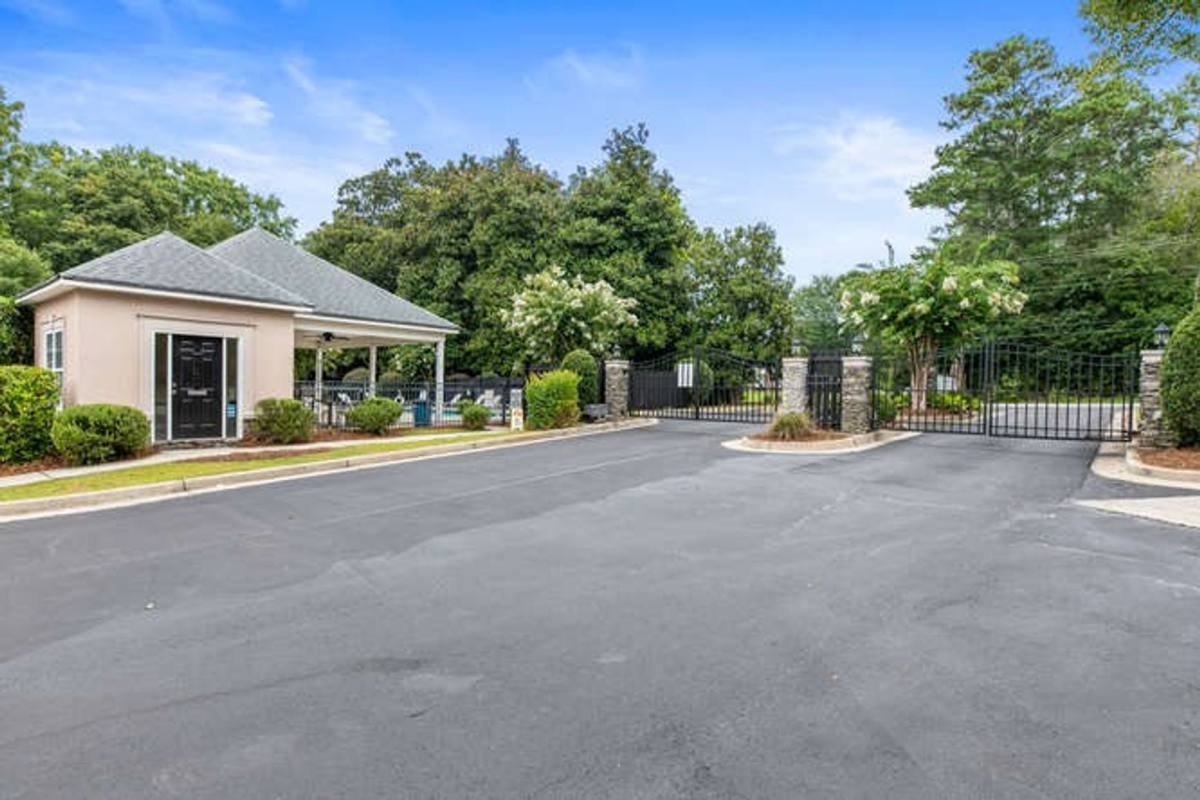 Townhouse for rent at 233 Hays Mill Rd, Carrollton, GA 30117