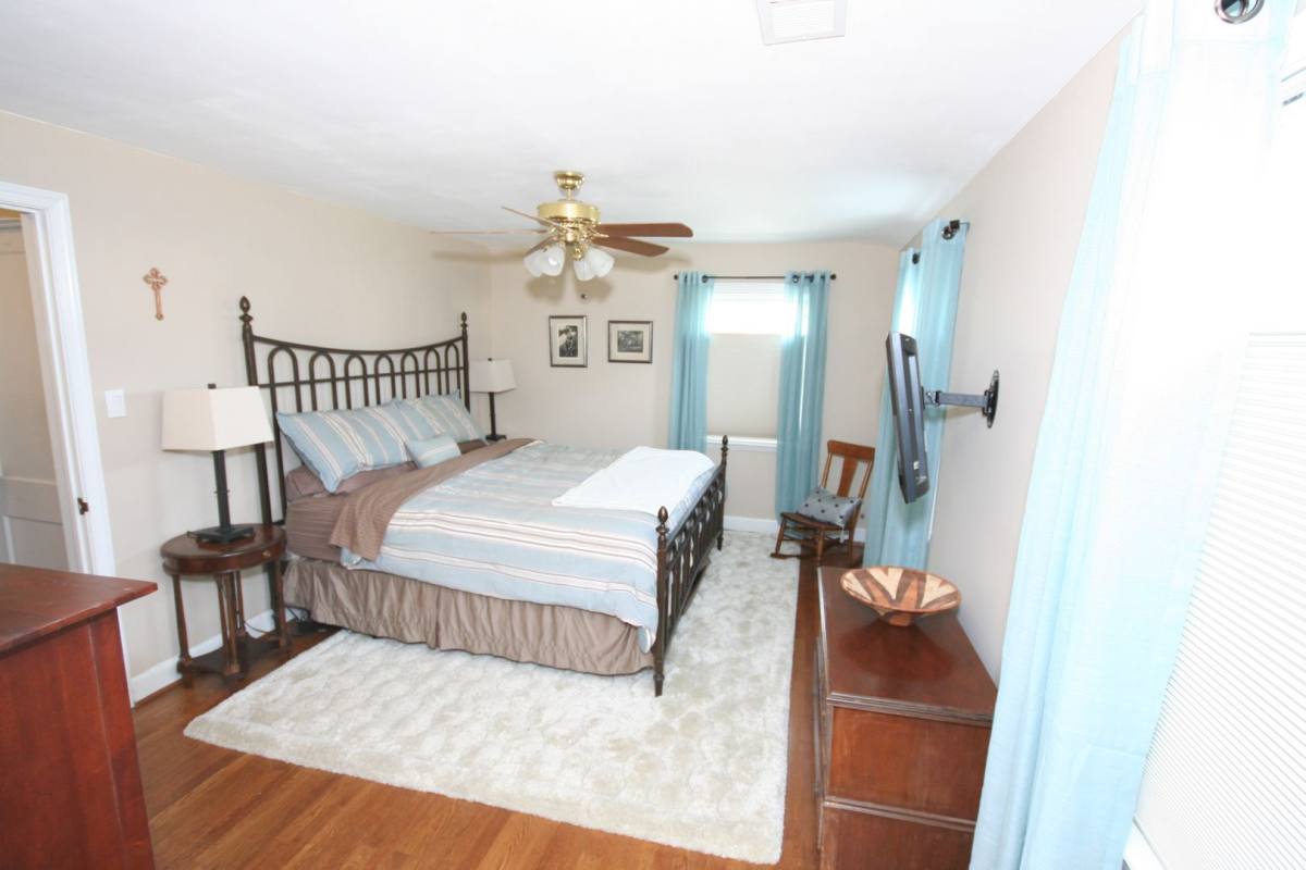 House for rent at 2626 N Quantico St, Arlington, VA 22207