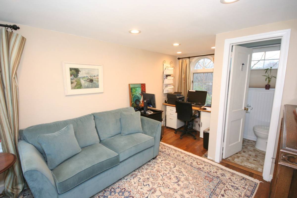 House for rent at 2626 N Quantico St, Arlington, VA 22207
