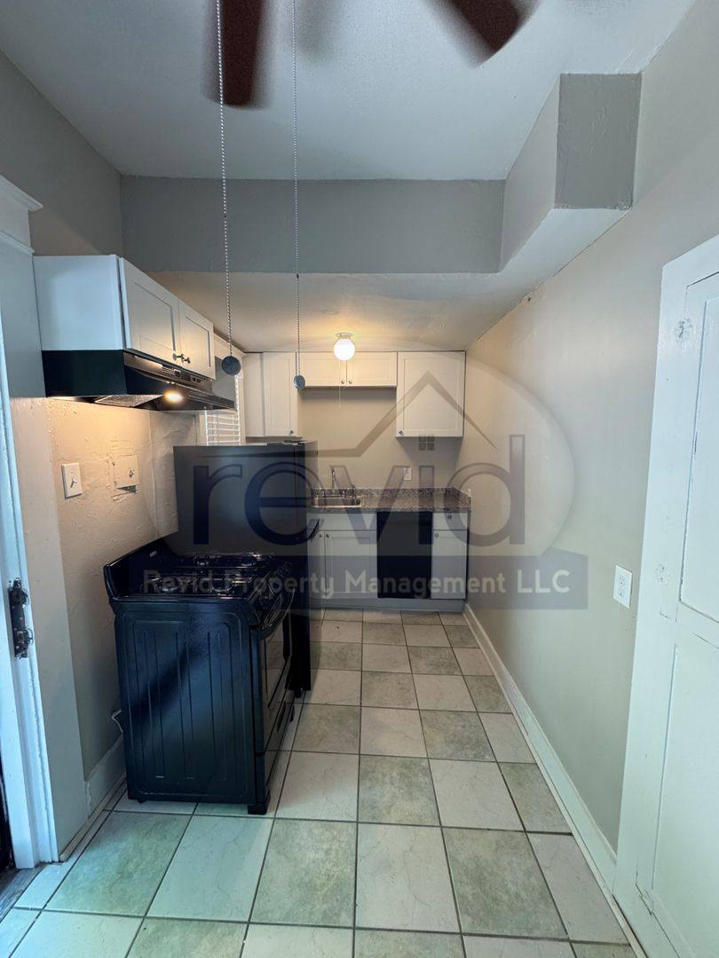 Apartment for rent at 1914 Felix, Memphis, TN 38104