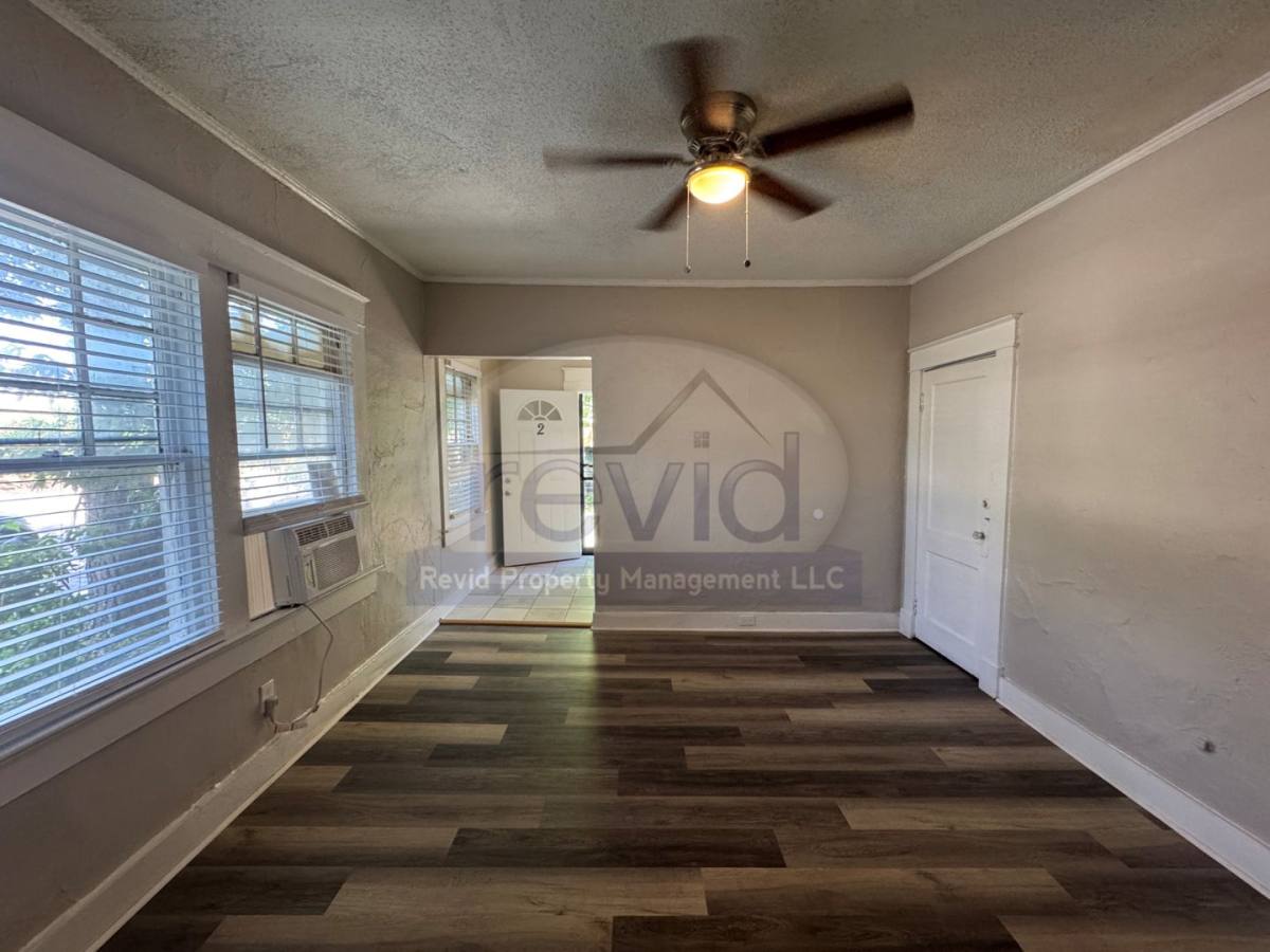 Apartment for rent at 1914 Felix, Memphis, TN 38104