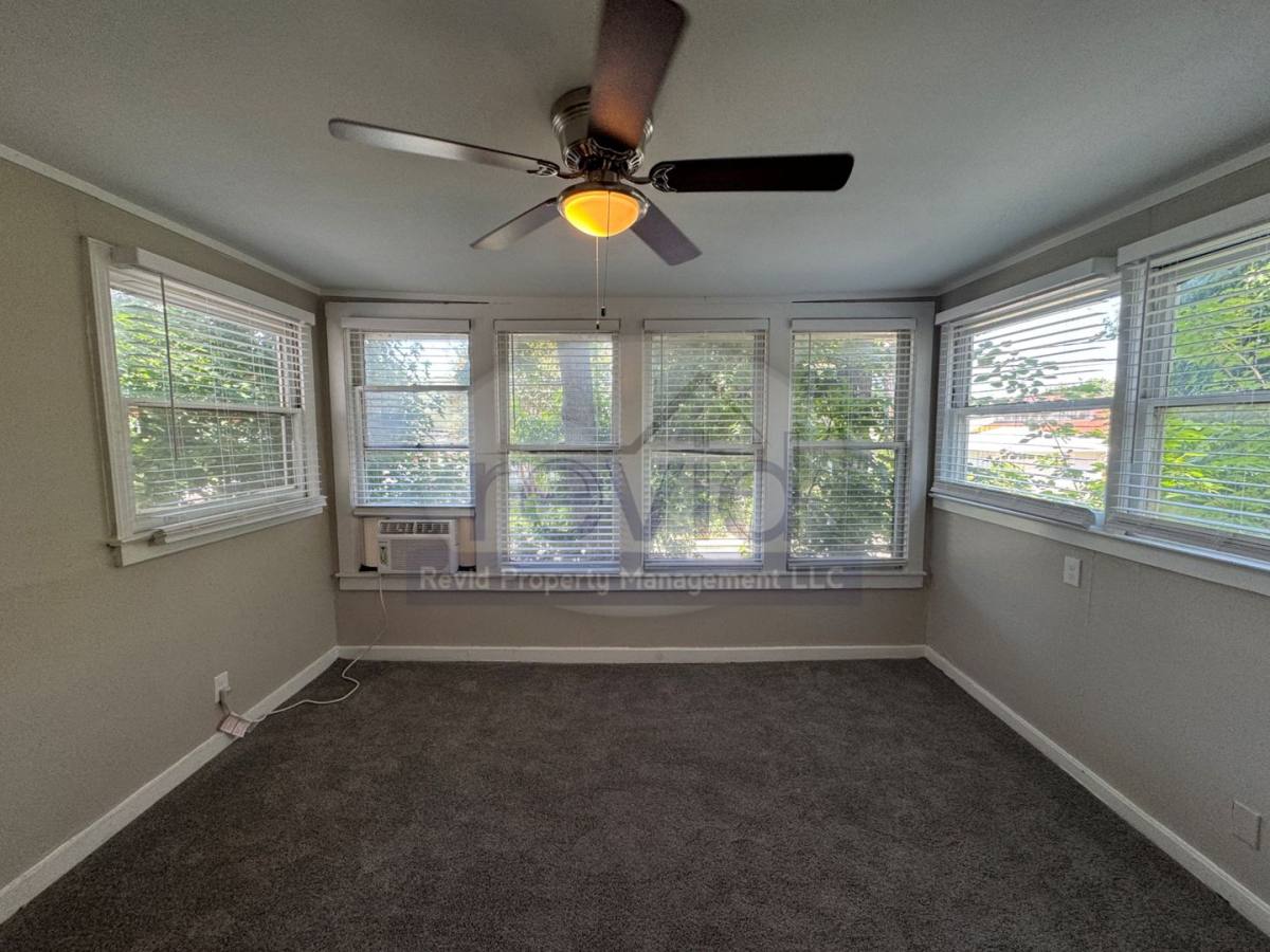 Apartment for rent at 1914 Felix, Memphis, TN 38104