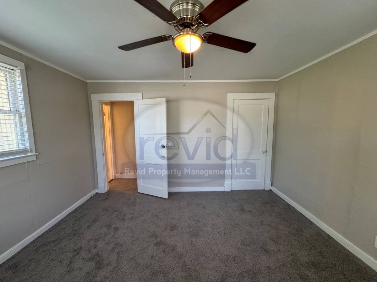 Apartment for rent at 1914 Felix, Memphis, TN 38104