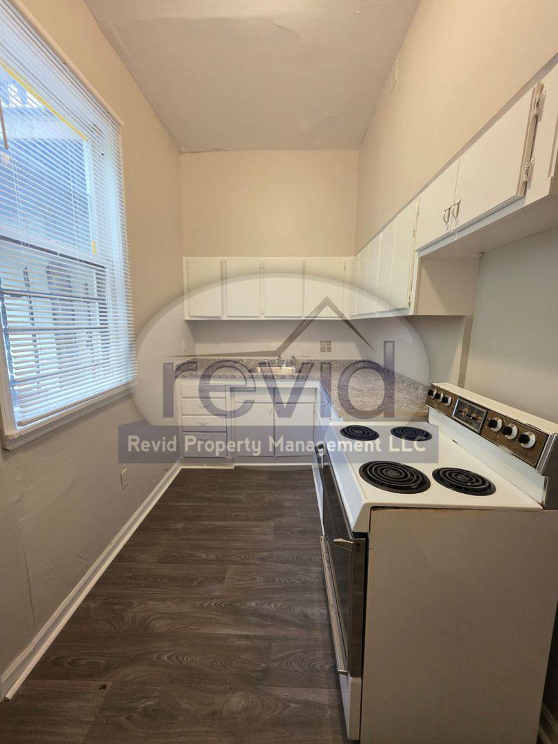Apartment for rent at 85 Evergreen, Memphis, TN 38104