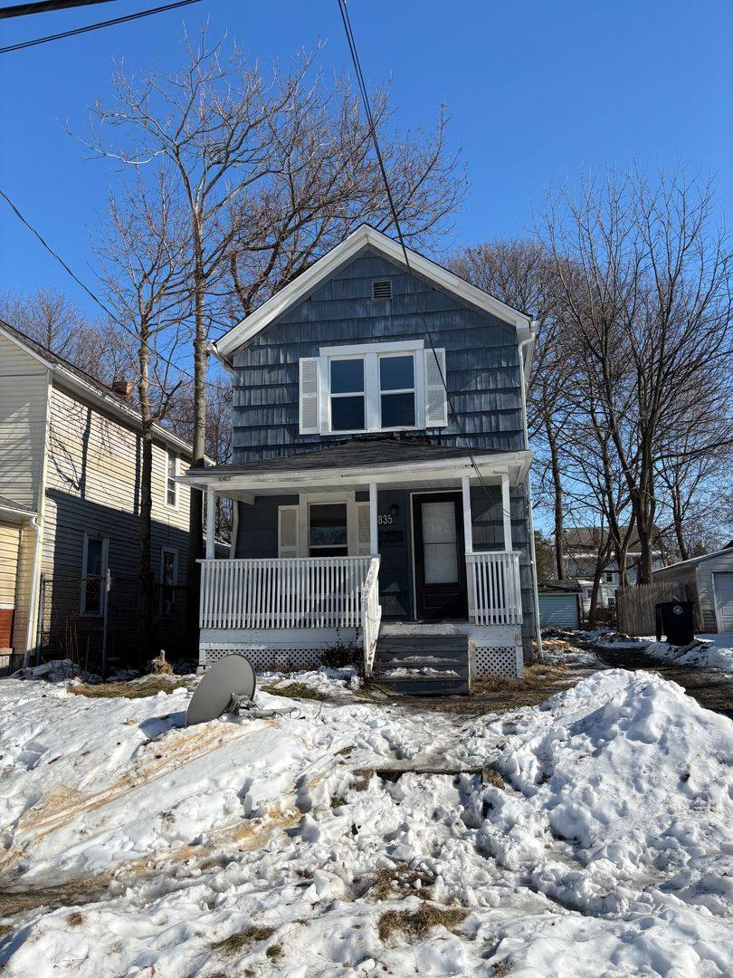 House for rent at 835 Carlysle St, Akron, OH 44310