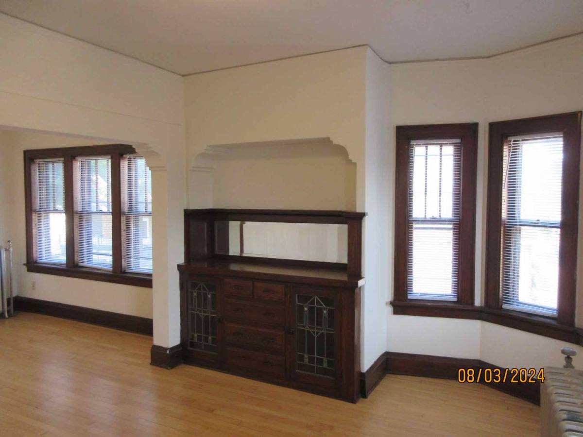 Apartment for rent at 901 E Wright St, Milwaukee, WI 53212