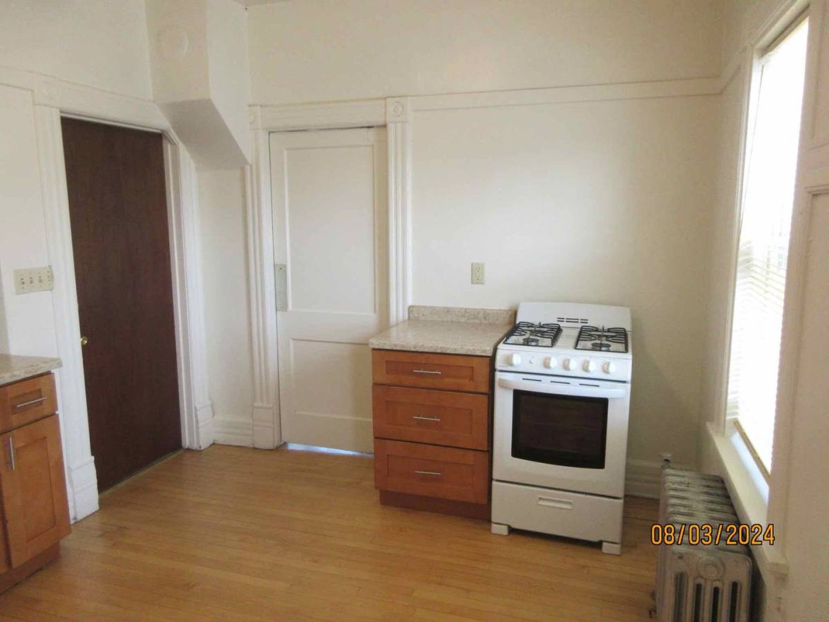 Apartment for rent at 901 E Wright St, Milwaukee, WI 53212